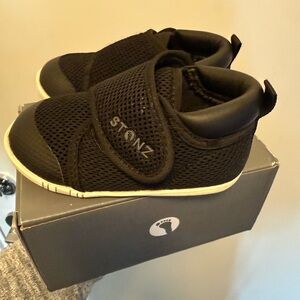 Stonz Black Cruisers Kids Shoe